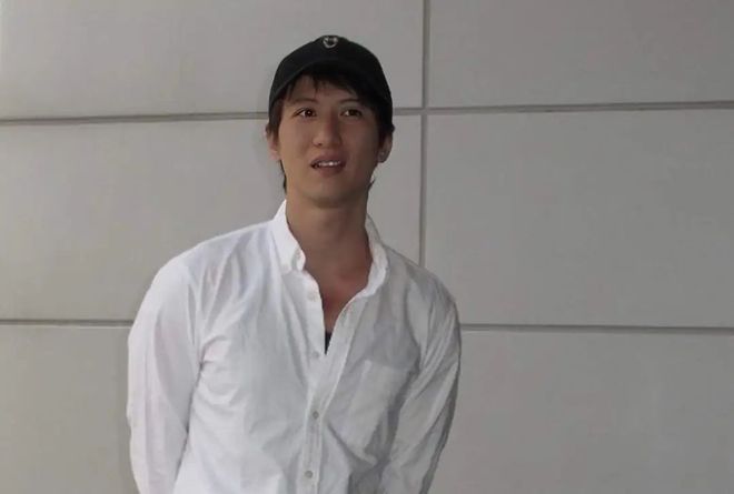 资1000港币多次遭拘留形象崩坏香港前男星周永恒做装修工人每天工(图2)